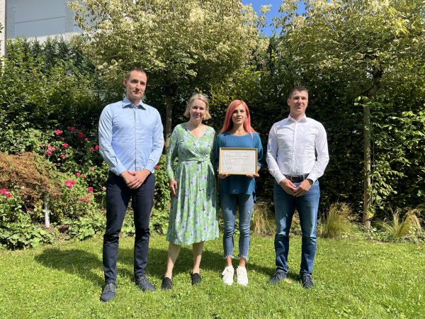 Zlata slovenska atletinja Klara Lukan na sprejemu pri nemški ambasadorki