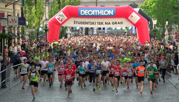 Na 26. Decathlon &scaron;tudentskem teku na grad 1244 tekačev
