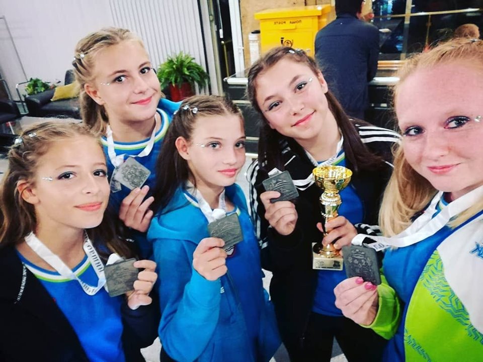 akrobatska skupina 2 mesto