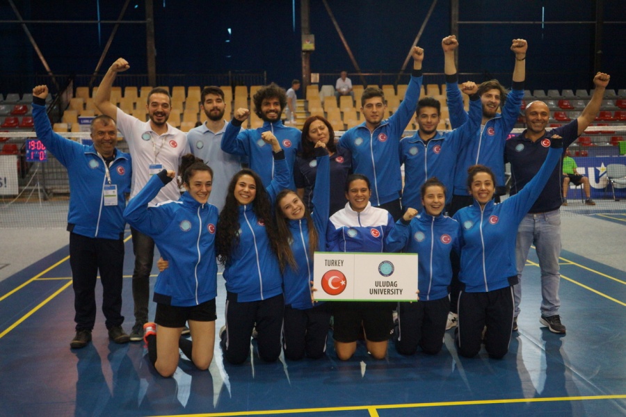 EUP v badmintonu, 3. dan: Univerza Uludag ubranila naslov med ekipami, Ljubljančani sedmi